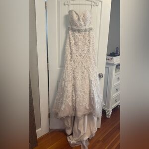 Aire Barcelona Elegant Strapless Lace Wedding Dress